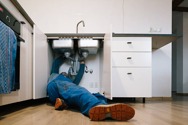 Professional Drain Cleaning technician working in Alleyton, TX